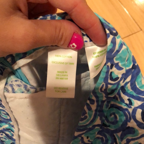 Lilly Pulitzer chasing tail shorts size 0 - Picture 3 of 7